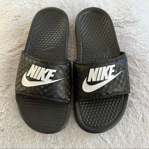 slippers nike price